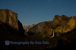 Yosemite - Tunnel View by moonlight and stars